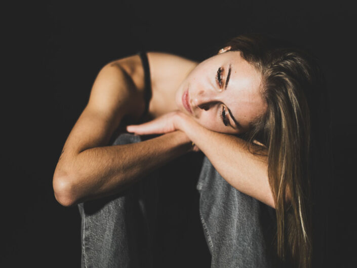 PHOTO SHOOTING STUDIO PERSONNES